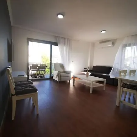 Apartment Brand New 2 Bedroom Garden Floor Flat With Pool B1