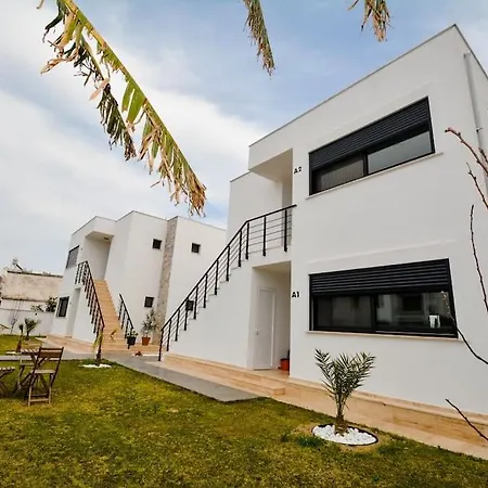 Brand New 2 Bedroom Garden Floor Flat With Pool B1