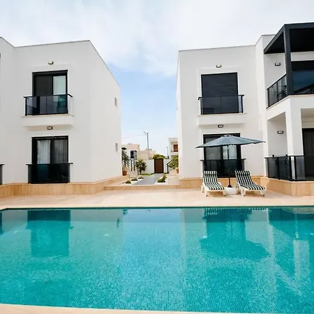 Apartament 300m To 2 Bedroom Garden Floor Flat With Pool B1 - Yeni Duenya *